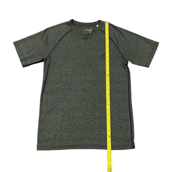 Adidas women athletics shirt size Small - Picture 6 of 8